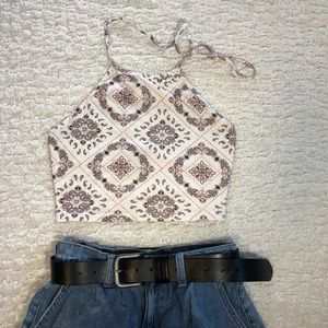 FOREVER 21 CROPPED HALTER TOP- M